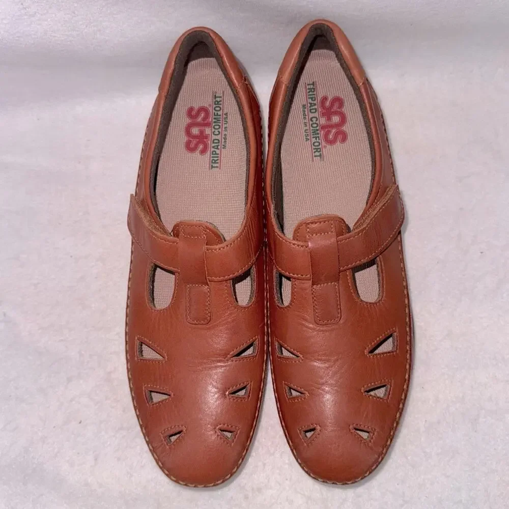 EUC Women’s SAS Roamer Slip-on Loafers Chestnut Leather size 10 Adjustable Strap
